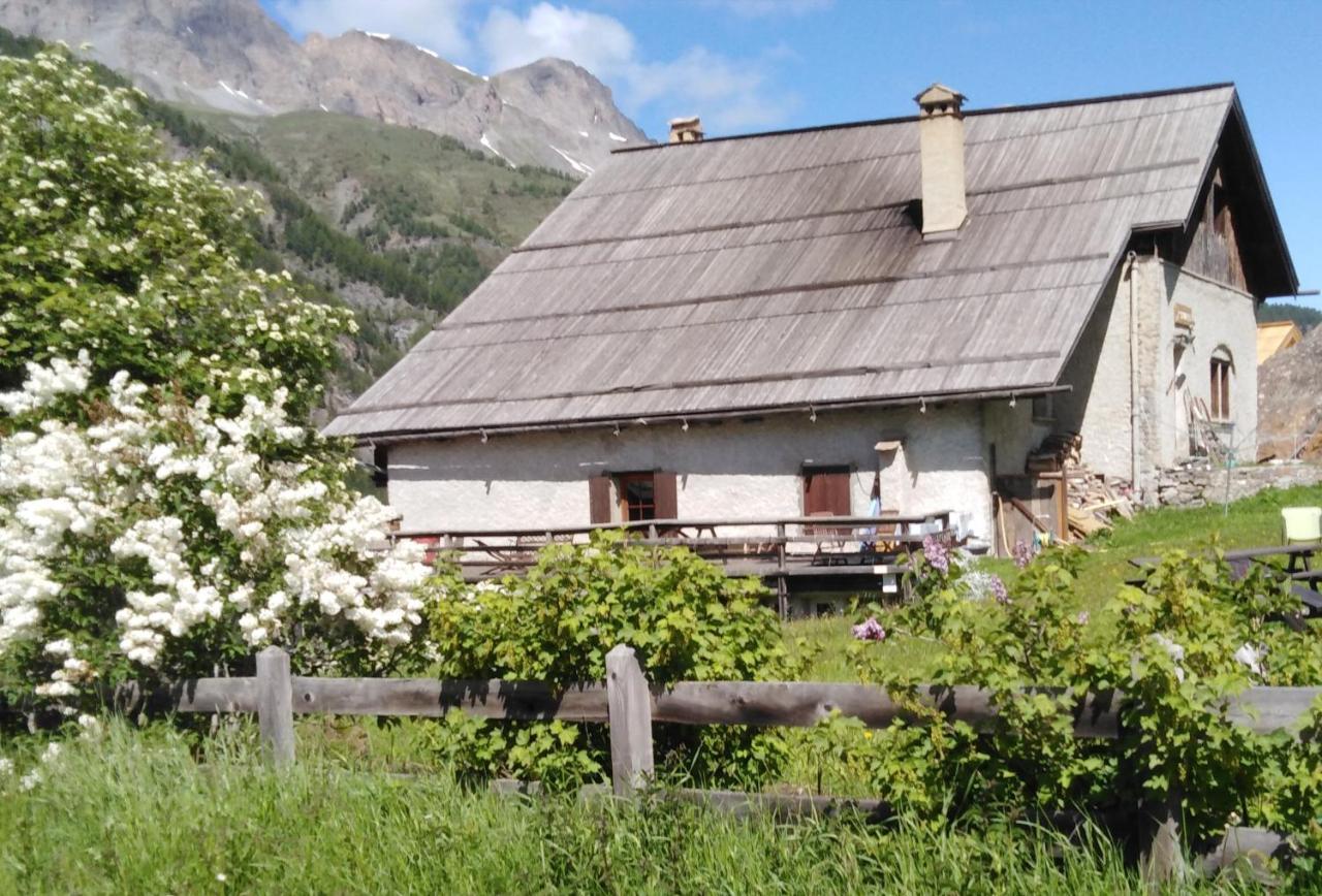 Auberge L'Estoilies Saint-Vérand Esterno foto