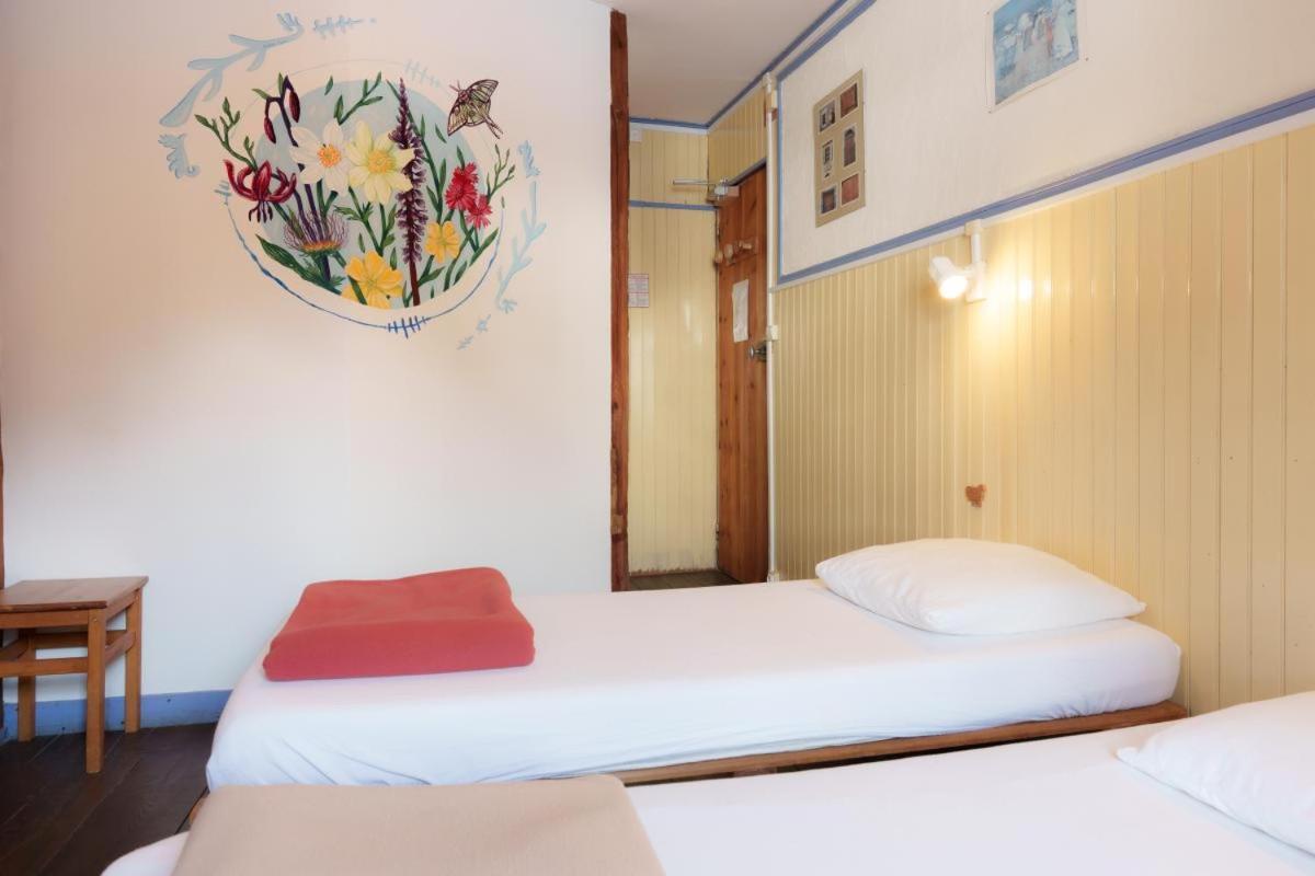 Auberge L'Estoilies Saint-Vérand Esterno foto