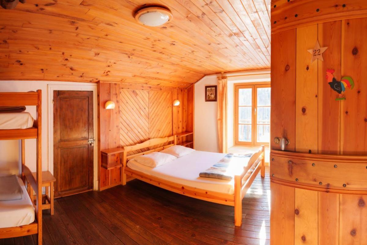 Auberge L'Estoilies Saint-Vérand Esterno foto