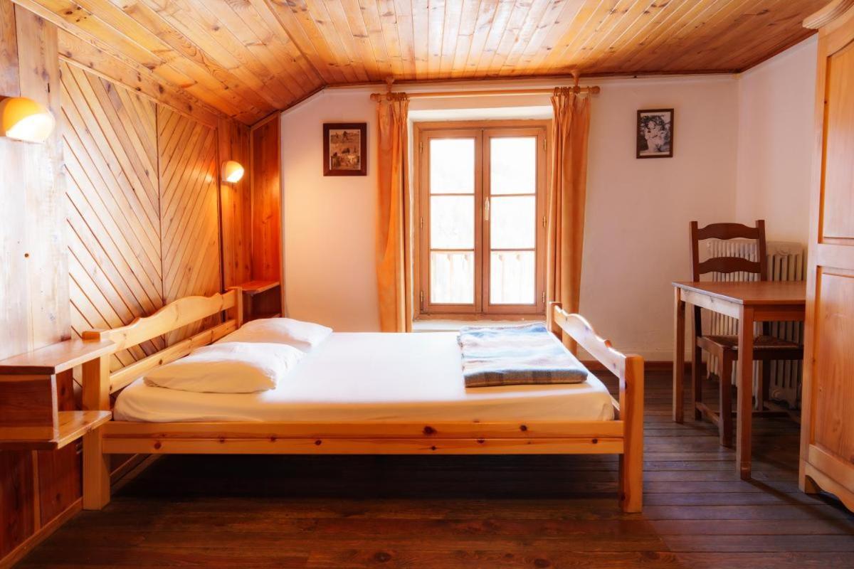 Auberge L'Estoilies Saint-Vérand Esterno foto